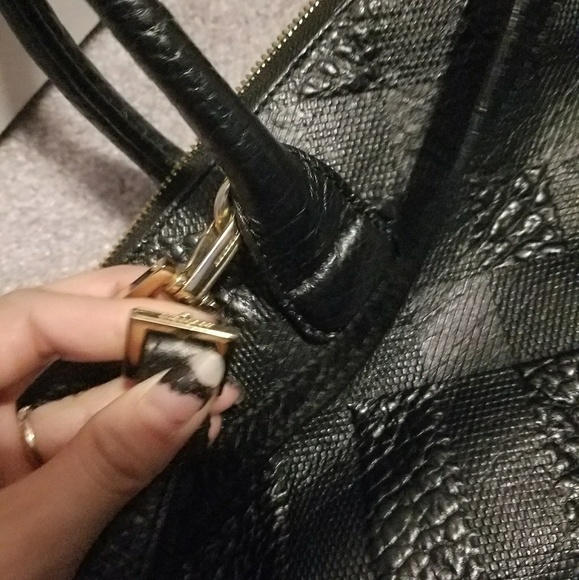 Authentic Burberry black grain leather tote - Picture 7 of 8